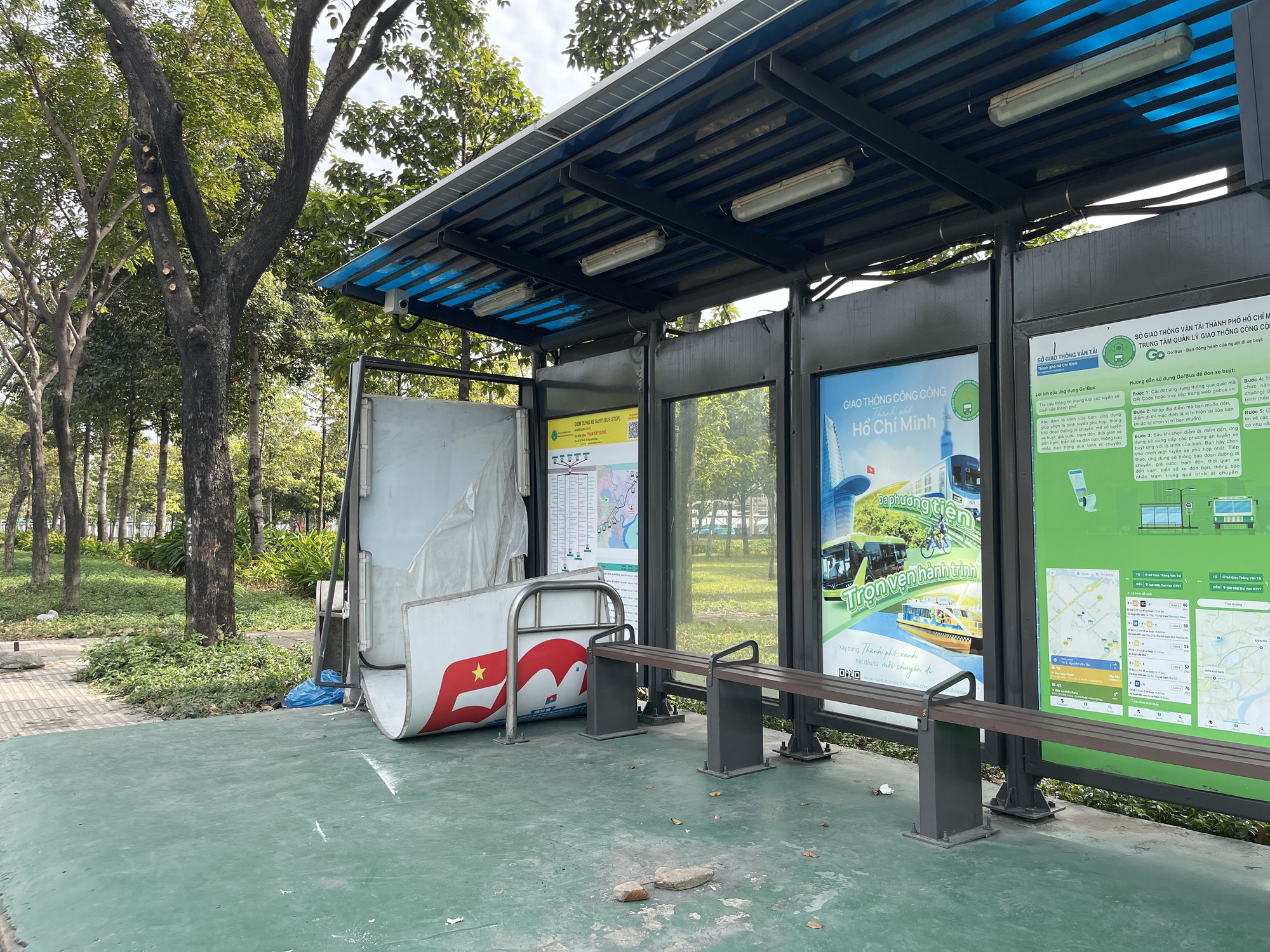 TPHCM Ph&aacute;t hiện thanh ni&ecirc;n tử vong tại trạm xe bu&yacute;t , nguy&ecirc;n nh&acirc;n đang được điều tra - Ảnh 2.