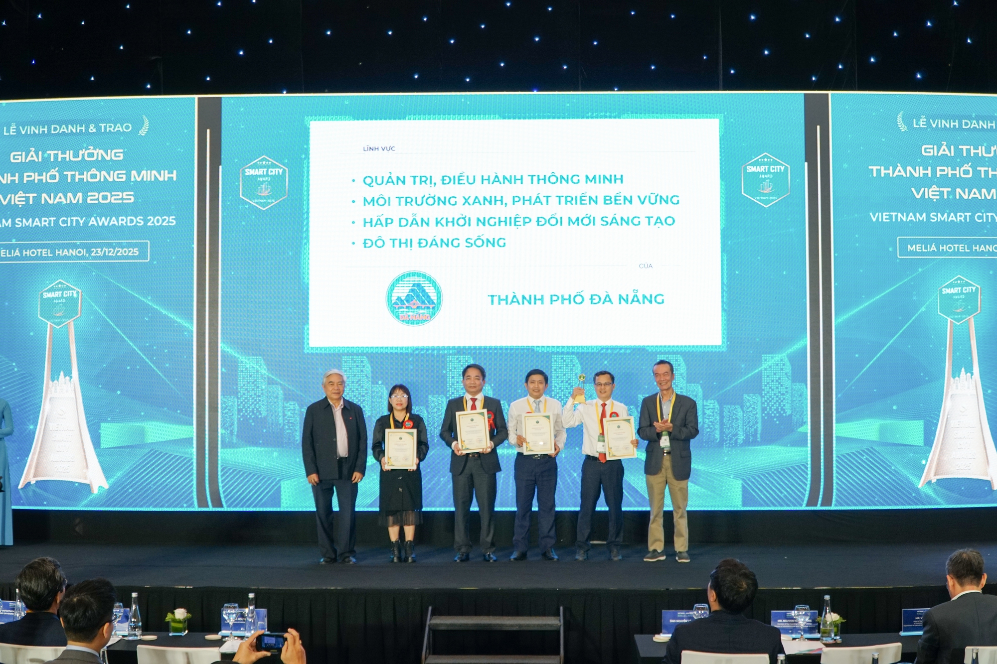 Đ&agrave; Nẵng nhận giải "Th&agrave;nh phố th&ocirc;ng minh Việt Nam năm 2025"  - Ảnh 1.