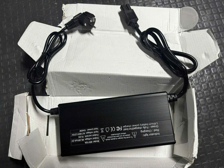 Ph&aacute;t hiện kho phụ t&ugrave;ng xe điện kh&ocirc;ng r&otilde; nguồn gốc tại TP . HCM , nguy cơ ch&aacute;y nổ - Ảnh 2.