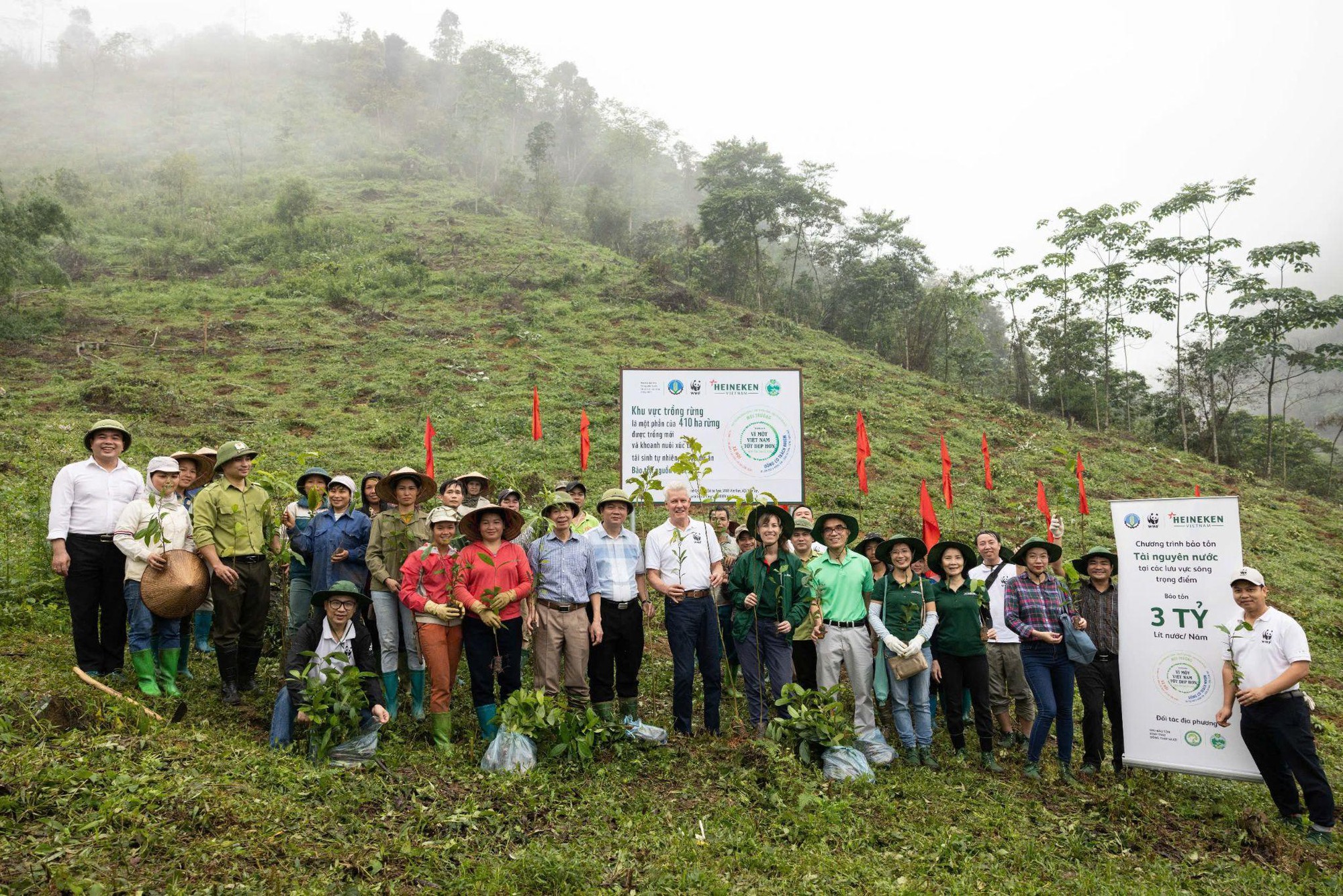 Một thập kỷ &ldquo;ki&ecirc;n tr&igrave; phụng sự&rdquo; của HEINEKEN Việt Nam được vinh danh tại Human Act Prize 2025 - Ảnh 2.