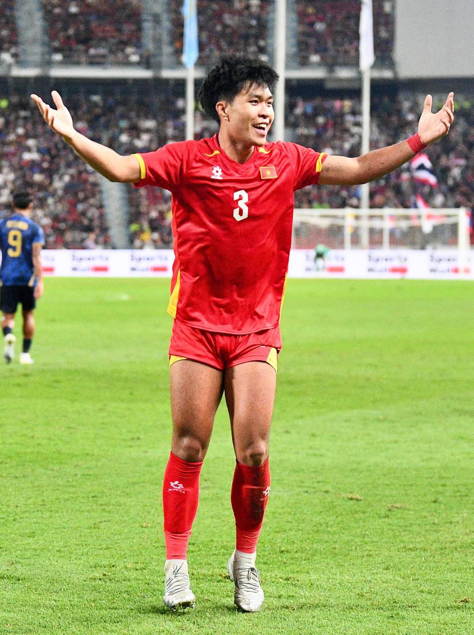 Hotboy U22 Việt Nam L&yacute; Đức tiết lộ gu bạn g&aacute;i l&agrave; "girl thể thao", netizen rần rần gọi t&ecirc;n Ph&iacute; Thanh Thảo - Ảnh 1.