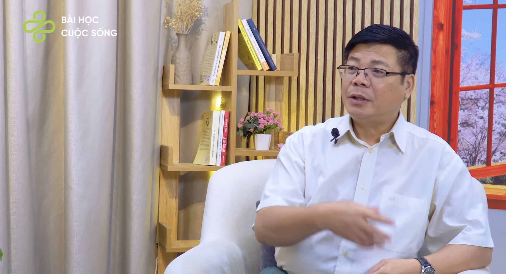 4 người lạ đến viếng đ&aacute;m tang bố chồng rồi bỗng "ở l&igrave;" suốt ba ng&agrave;y: Điếng người v&igrave; lời th&uacute; nhận của chồng - Ảnh 2.