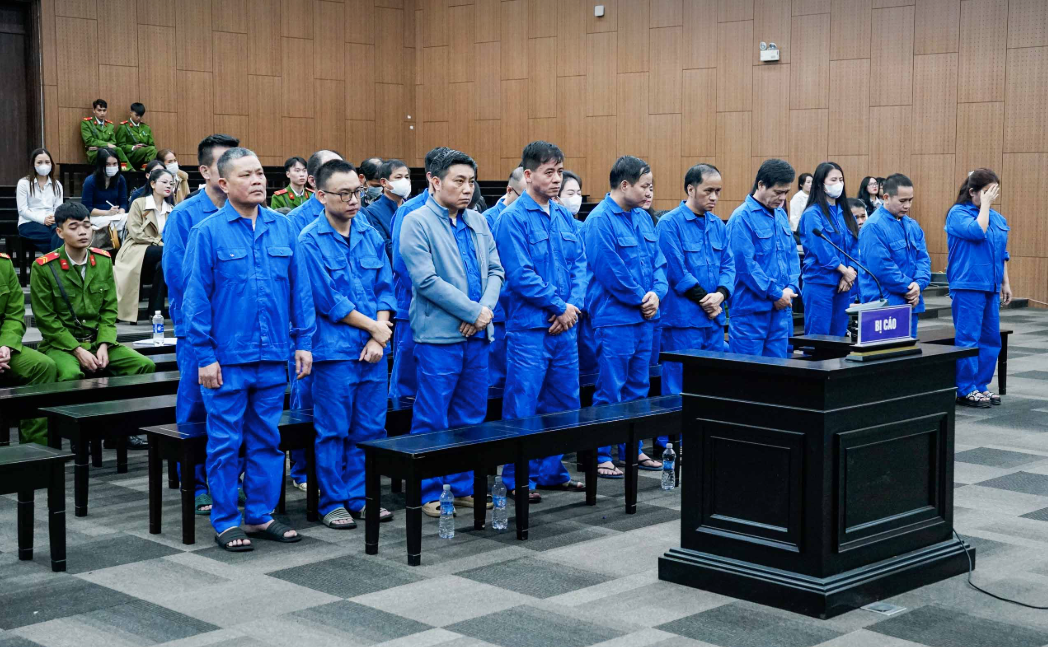 2 Cựu Ph&oacute; Ch&aacute;nh &aacute;n Đ&agrave; Nẵng lĩnh &aacute;n 10 năm v&igrave; nhận hối lộ - Ảnh 1.