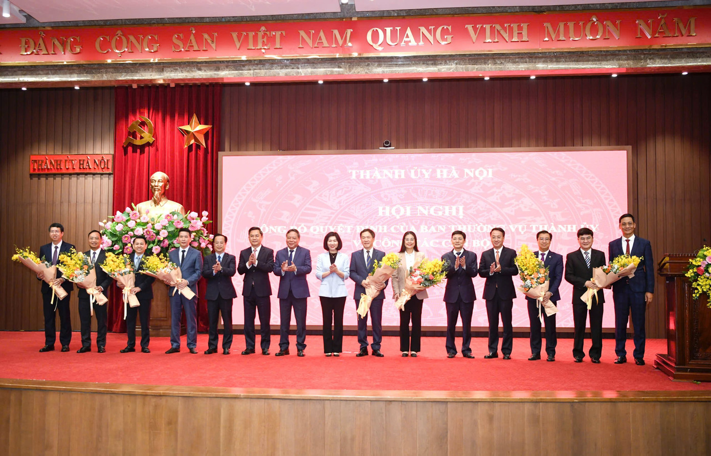 H&agrave; Nội c&ocirc;ng bố 9 quyết định quan trọng về c&ocirc;ng t&aacute;c c&aacute;n bộ - Ảnh 2.