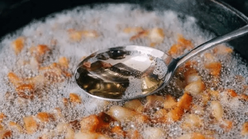 Người đ&agrave;n &ocirc;ng đột ngột qua đời v&igrave; đột quỵ: BS cảnh b&aacute;o 3 loại gia vị nhiều người th&iacute;ch nấu ăn l&agrave; thủ phạm g&acirc;y tắc nghẽn mạch m&aacute;u- Ảnh 3.