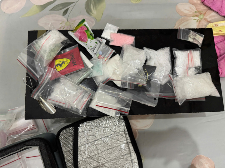 N&eacute;m vali chứa ma t&uacute;y tại nh&agrave; nguy&ecirc;n B&iacute; thư x&atilde; , Nguyễn Thị Cẩm bị khởi tố - Ảnh 1.