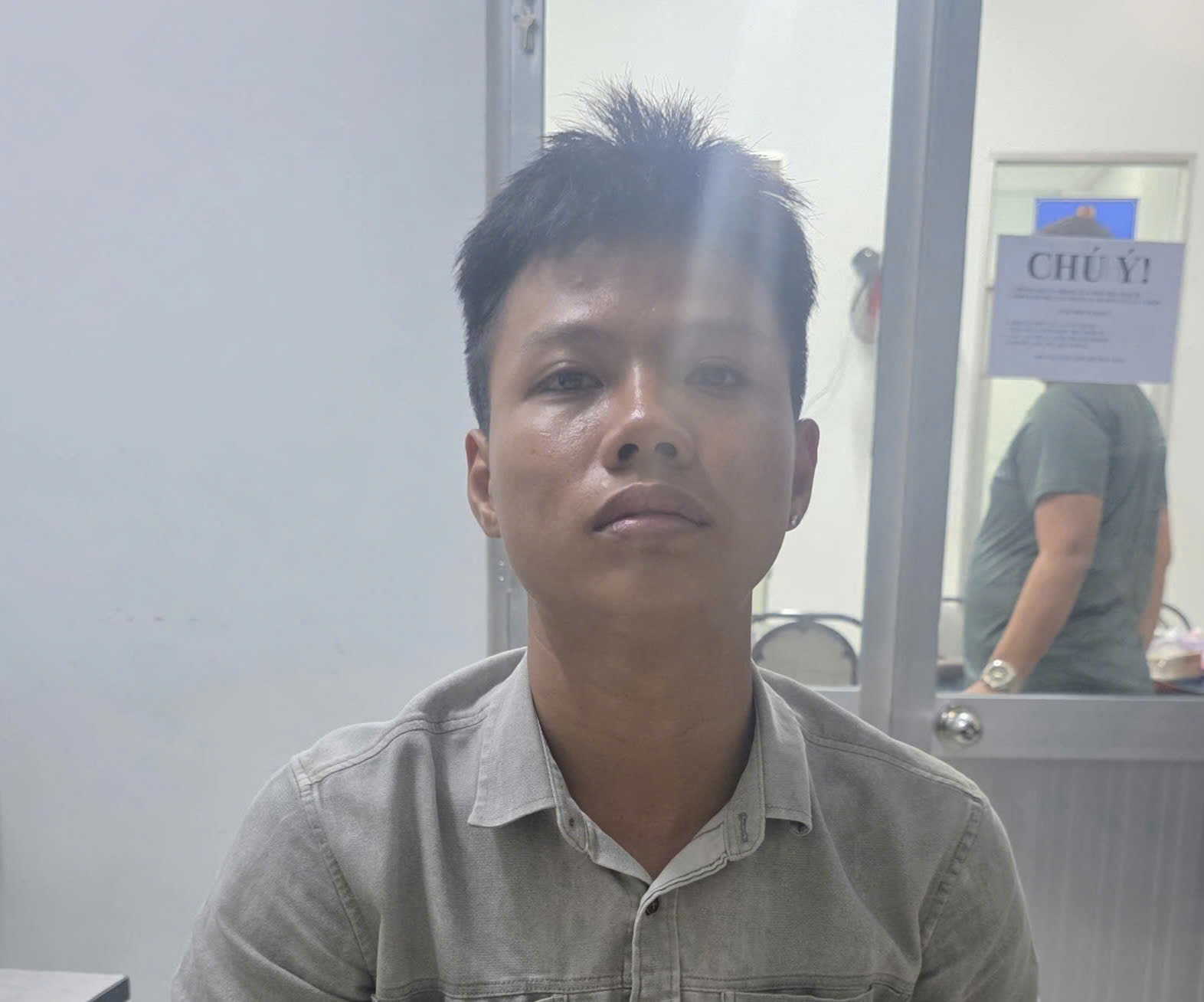 &Aacute;n mạng tại c&ocirc;ng ty chuyển ph&aacute;t nhanh ở T&acirc;y Ninh: Tạm giữ 3 đối tượng li&ecirc;n quan - Ảnh 2.