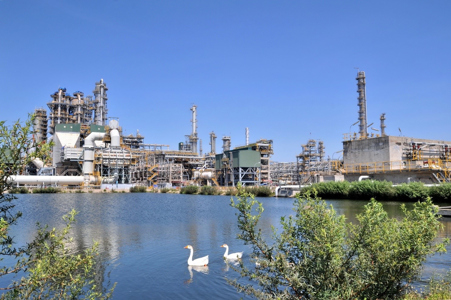 Thời khắc 10h45 ph&uacute;t tạo n&ecirc;n "kỳ t&iacute;ch" của doanh nghiệp quản l&yacute; nh&agrave; m&aacute;y lọc dầu đầu ti&ecirc;n của Việt Nam- Ảnh 1.