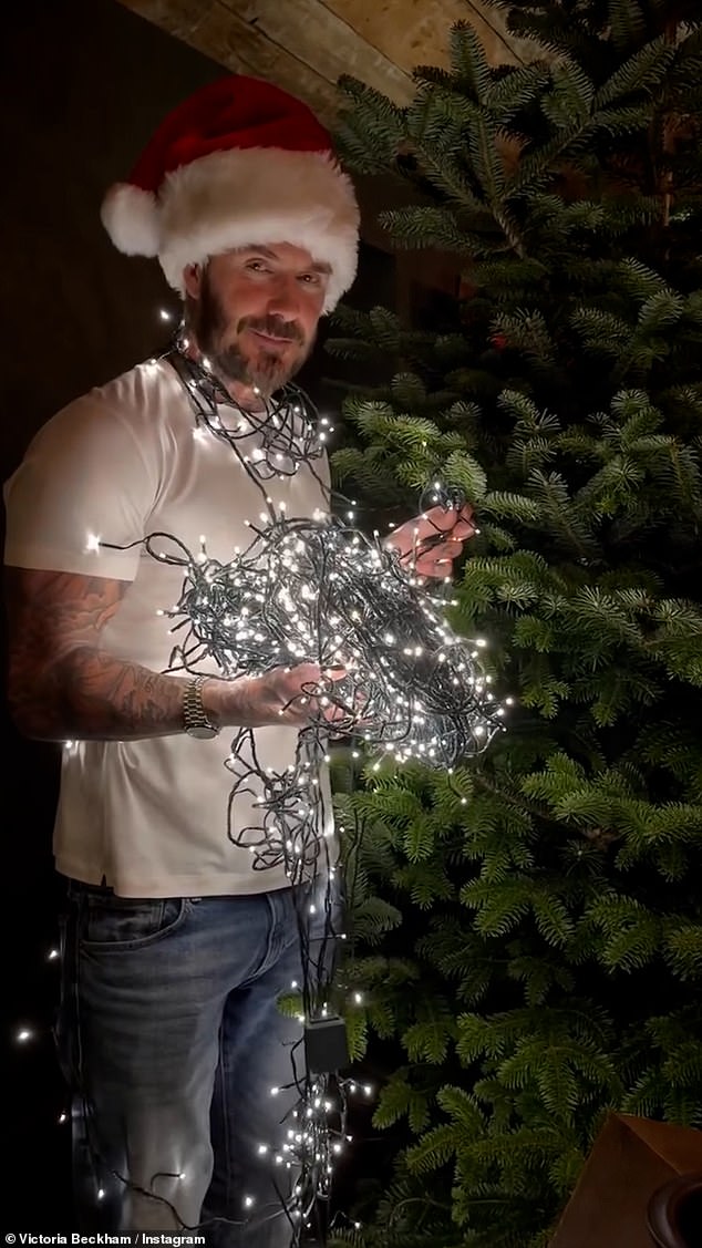 Gi&aacute;ng sinh vẫn kh&ocirc;ng ngừng drama: Cậu cả nh&agrave; Beckham ngầm ch&acirc;m biếm khi bị em trai vạch trần chuyện chặn cả nh&agrave; tr&ecirc;n MXH- Ảnh 4.