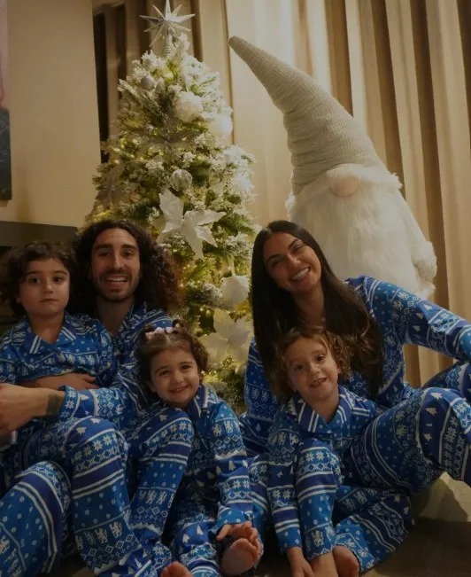 Ch&ugrave;m ảnh c&aacute;c ng&ocirc;i sao b&oacute;ng đ&aacute; đ&oacute;n Gi&aacute;ng sinh 2025 - Ảnh 11.