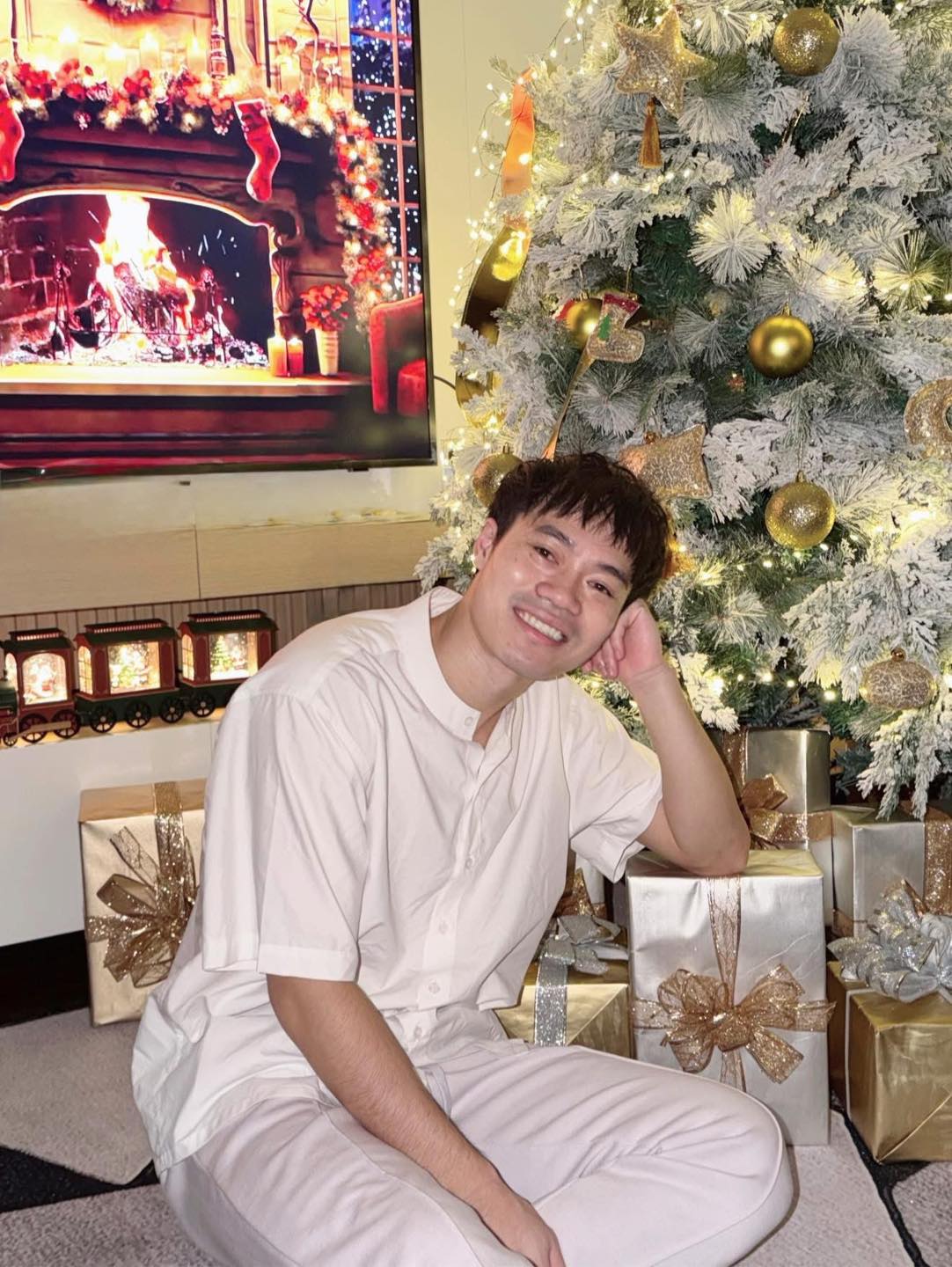 Bộ ảnh gi&aacute;ng sinh đẹp lung linh nh&agrave; Quế Ngọc Hải, ngắm biệt thự lộng lẫy nh&agrave; Th&agrave;nh Chung mới cho&aacute;ng- Ảnh 9.