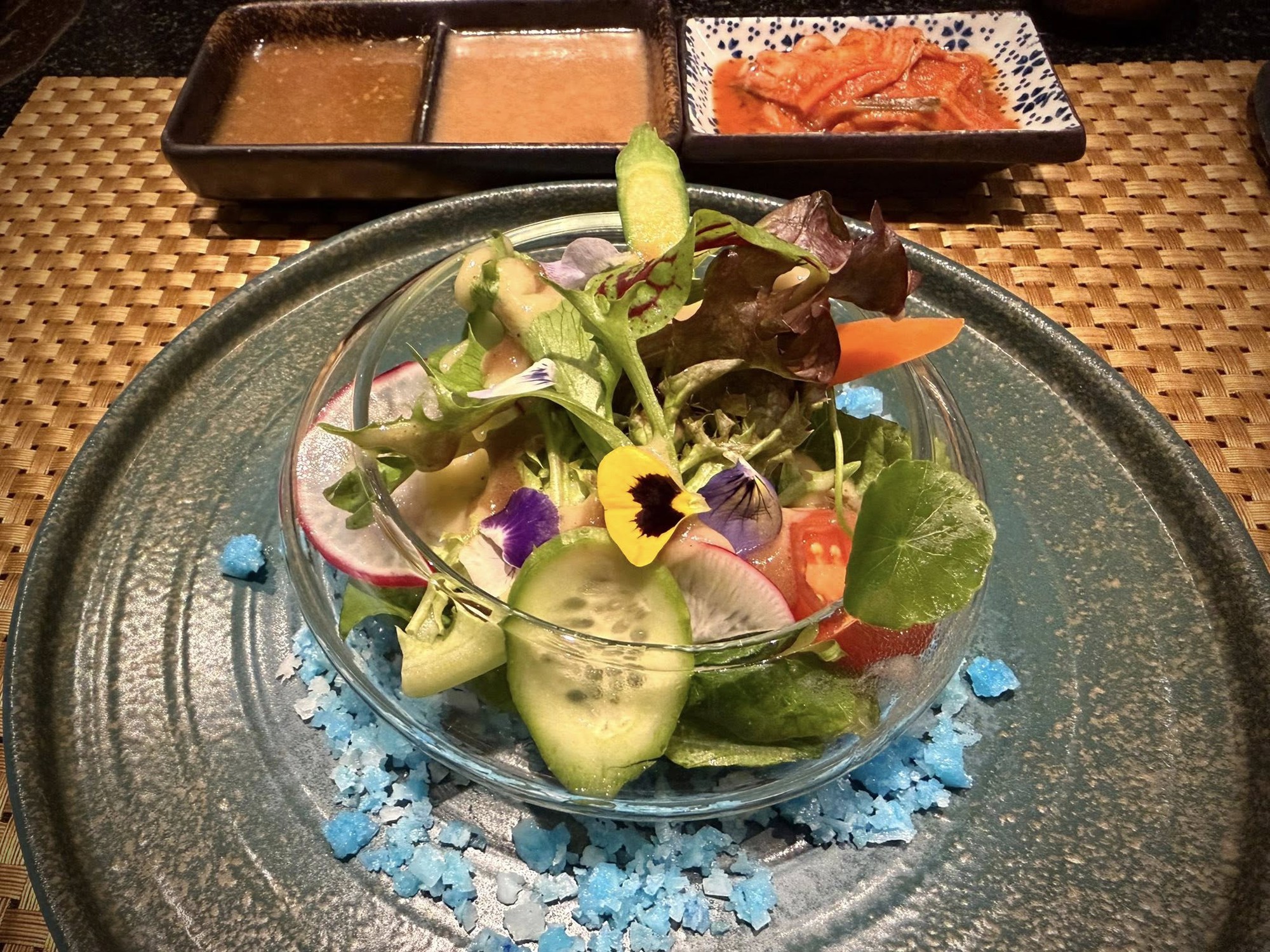 Trấn Th&agrave;nh thừa nhận l&eacute;n l&eacute;n k&yacute; hợp đồng h&ocirc;n nh&acirc;n với Hari Won trong suốt 9 năm- Ảnh 1.