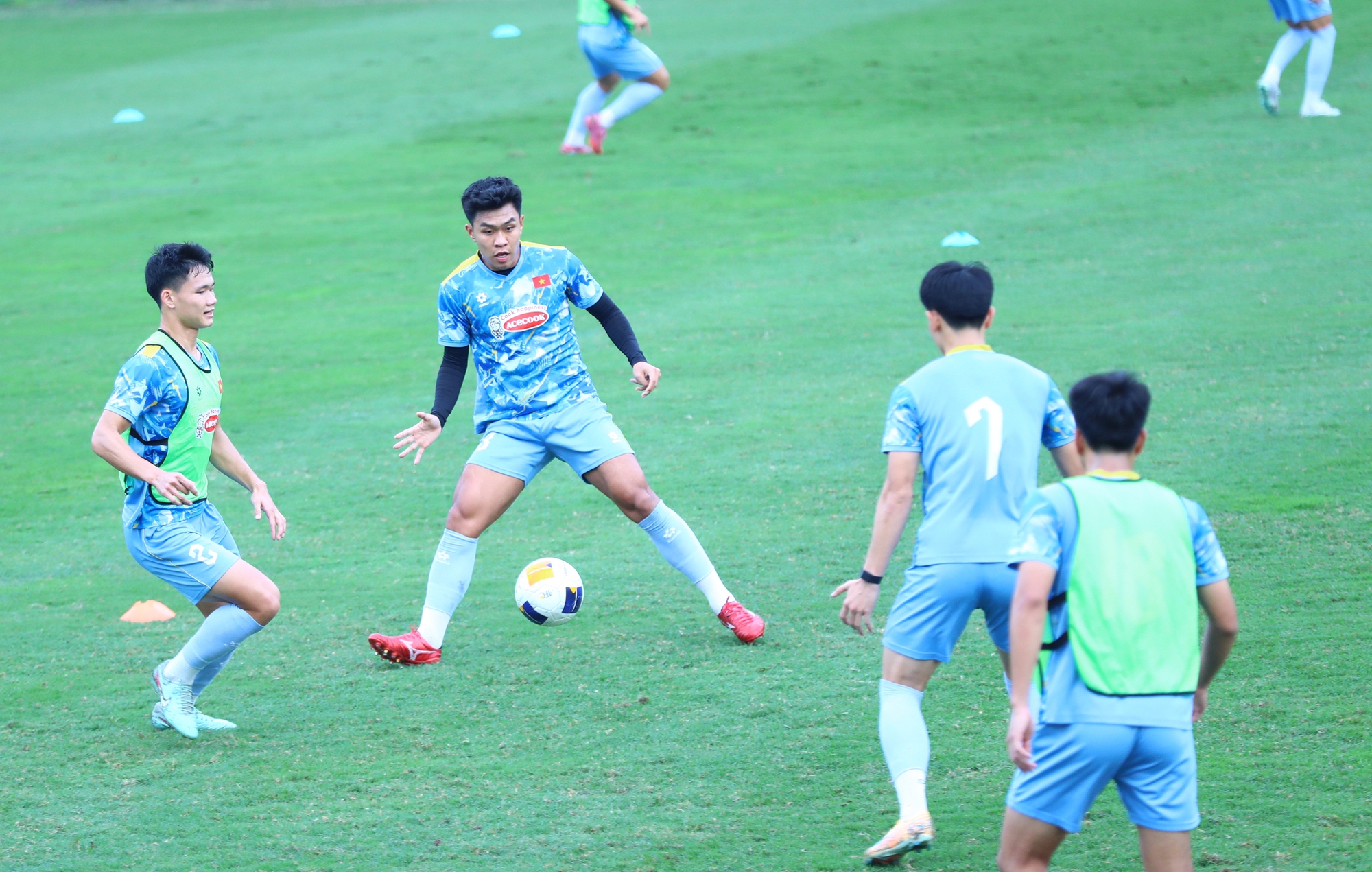 Phỏng vấn L&yacute; Đức: Th&aacute;i độ thế n&agrave;o giữa ồn &agrave;o t&igrave;nh cảm với hogirl bắn s&uacute;ng Ph&iacute; Thanh Thảo?- Ảnh 3.