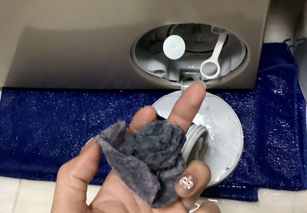 1 chi tiết ẩn ở m&aacute;y giặt khiến quần &aacute;o c&agrave;ng giặt c&agrave;ng bẩn, 99% người kh&ocirc;ng để &yacute;- Ảnh 1.