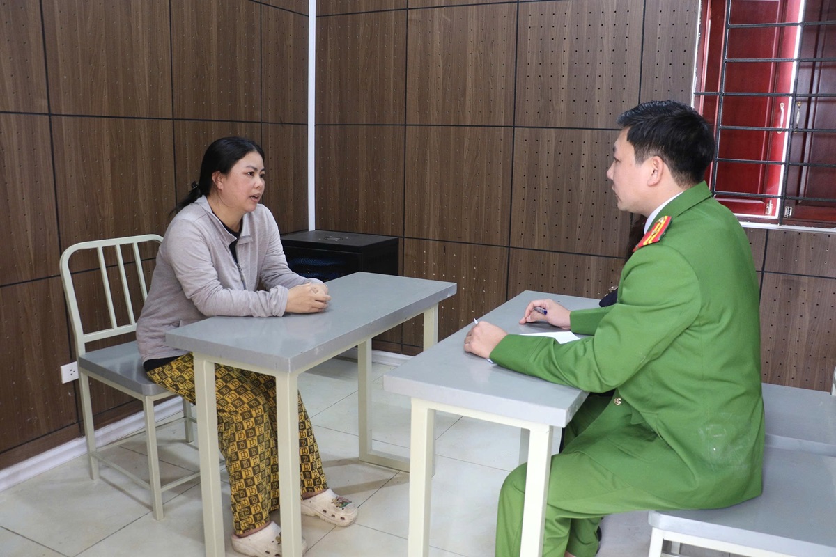 Triệt ph&aacute; ổ nh&oacute;m mua b&aacute;n vũ kh&iacute; qu&acirc;n dụng , bắt 42 đối tượng tại Nghệ An - Ảnh 9.