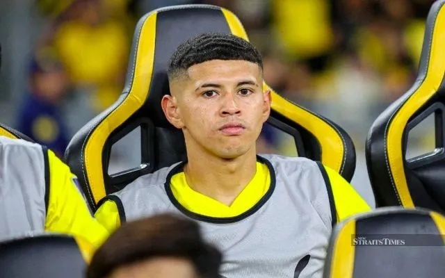 Cầu thủ nhập tịch Malaysia bị tố l&eacute;n &ldquo;qua mặt&rdquo; FIFA, đối diện nguy cơ tăng nặng &aacute;n phạt - Ảnh 1.