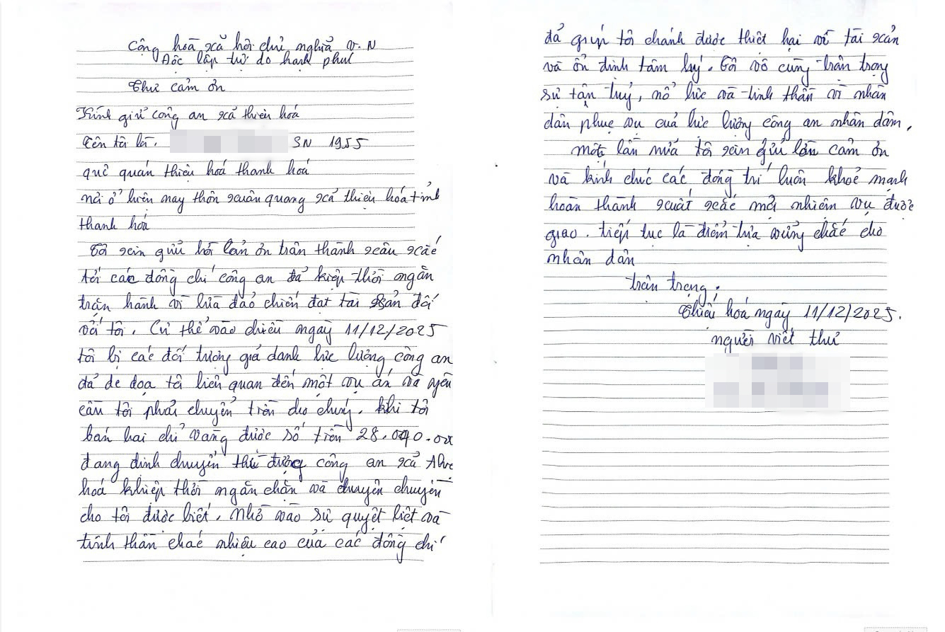 Bắt gặp b&agrave; cụ cầm tập tiền mệnh gi&aacute; 500 ngh&igrave;n đồng đứng trước ng&acirc;n h&agrave;ng Agribank: C&ocirc;ng an liền mời l&agrave;m việc, chặn đứng vụ lừa đảo tinh vi - Ảnh 1.