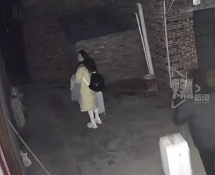 Video 20 gi&acirc;y từ camera của một gia đ&igrave;nh l&uacute;c 4 giờ s&aacute;ng khiến h&agrave;ng triệu người bật kh&oacute;c: Nh&acirc;n vật ch&iacute;nh lại kh&ocirc;ng hề xuất hiện- Ảnh 1.