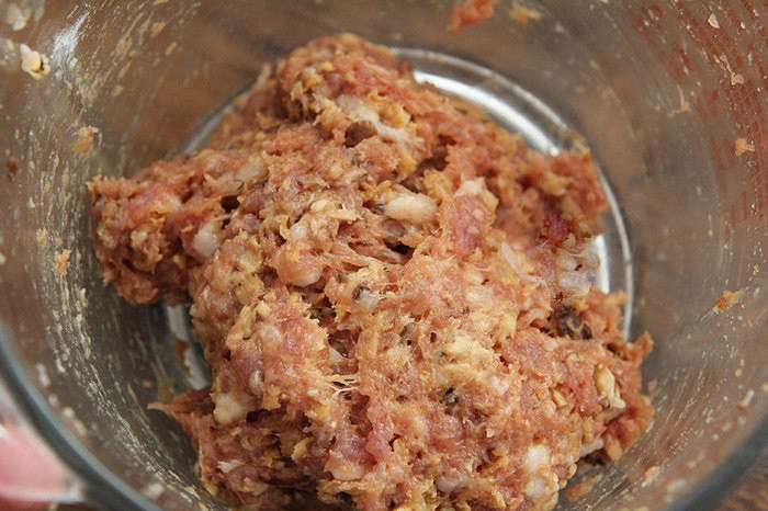 Kh&ocirc;ng phải l&aacute; lốt hay mướp đắng, loại nguy&ecirc;n liệu n&agrave;y đem nhồi thịt ngon bất ngờ, hầu hết chị em chưa từng thử- Ảnh 5.