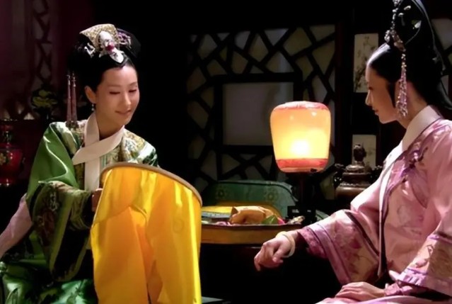 Phi tần mỗi ng&agrave;y chỉ được ph&aacute;t chừng ấy thức ăn, bị cấm qua lại cung kh&aacute;c v&agrave; sống nhờ một th&uacute; giải khu&acirc;y - Ảnh 4.