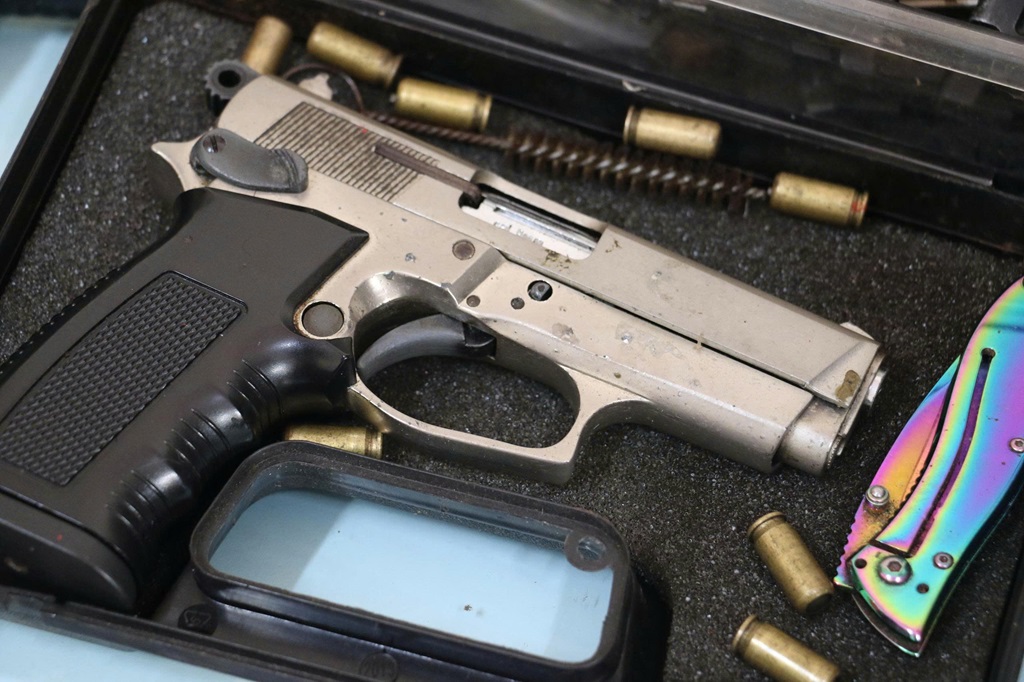 Triệt ph&aacute; ổ nh&oacute;m mua b&aacute;n vũ kh&iacute; qu&acirc;n dụng , bắt 42 đối tượng tại Nghệ An - Ảnh 3.