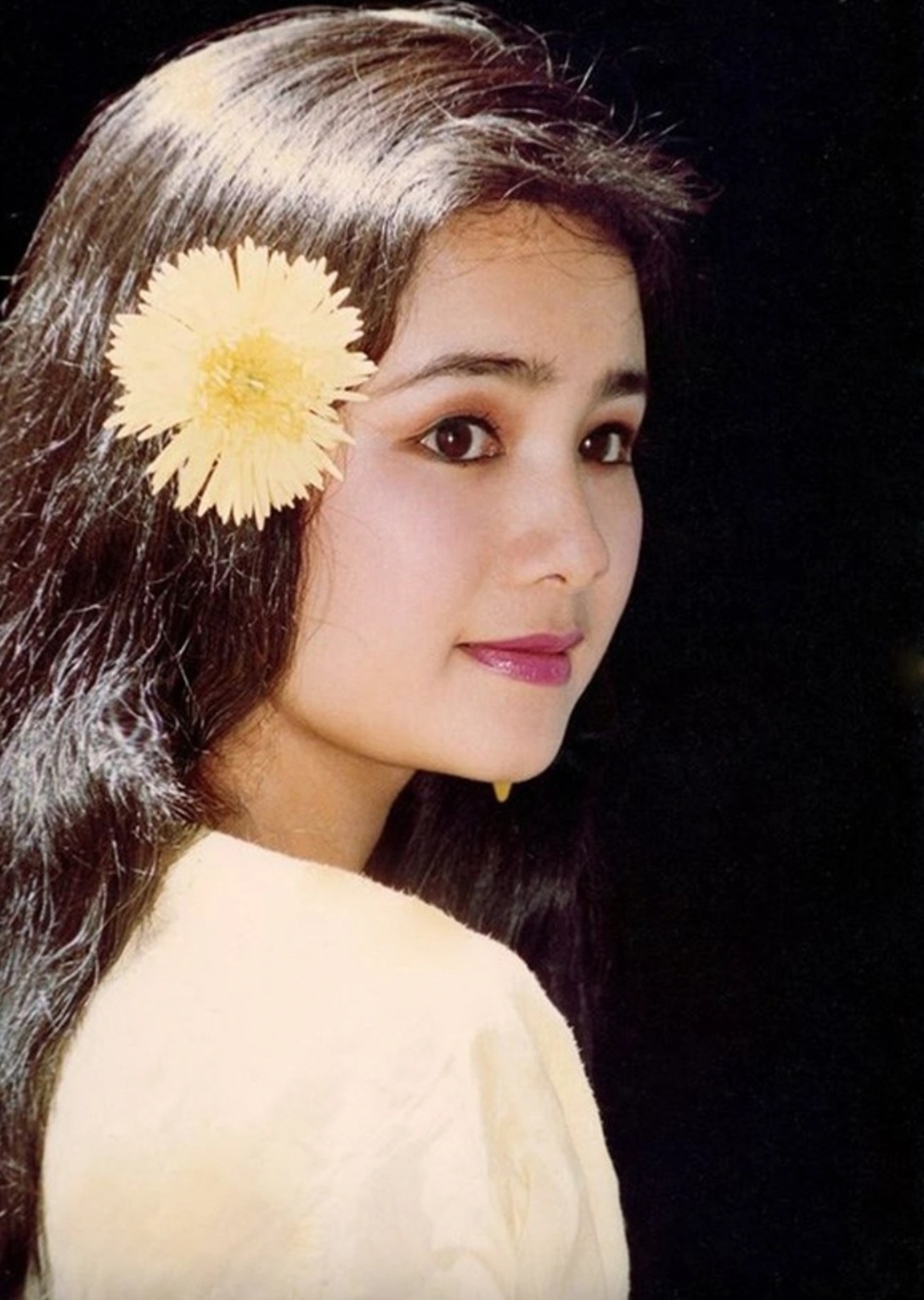 Nữ NSND U60 trẻ đẹp như 30, h&ocirc;n nh&acirc;n vi&ecirc;n m&atilde;n b&ecirc;n chồng đại gia hơn 15 tuổi - Ảnh 1.