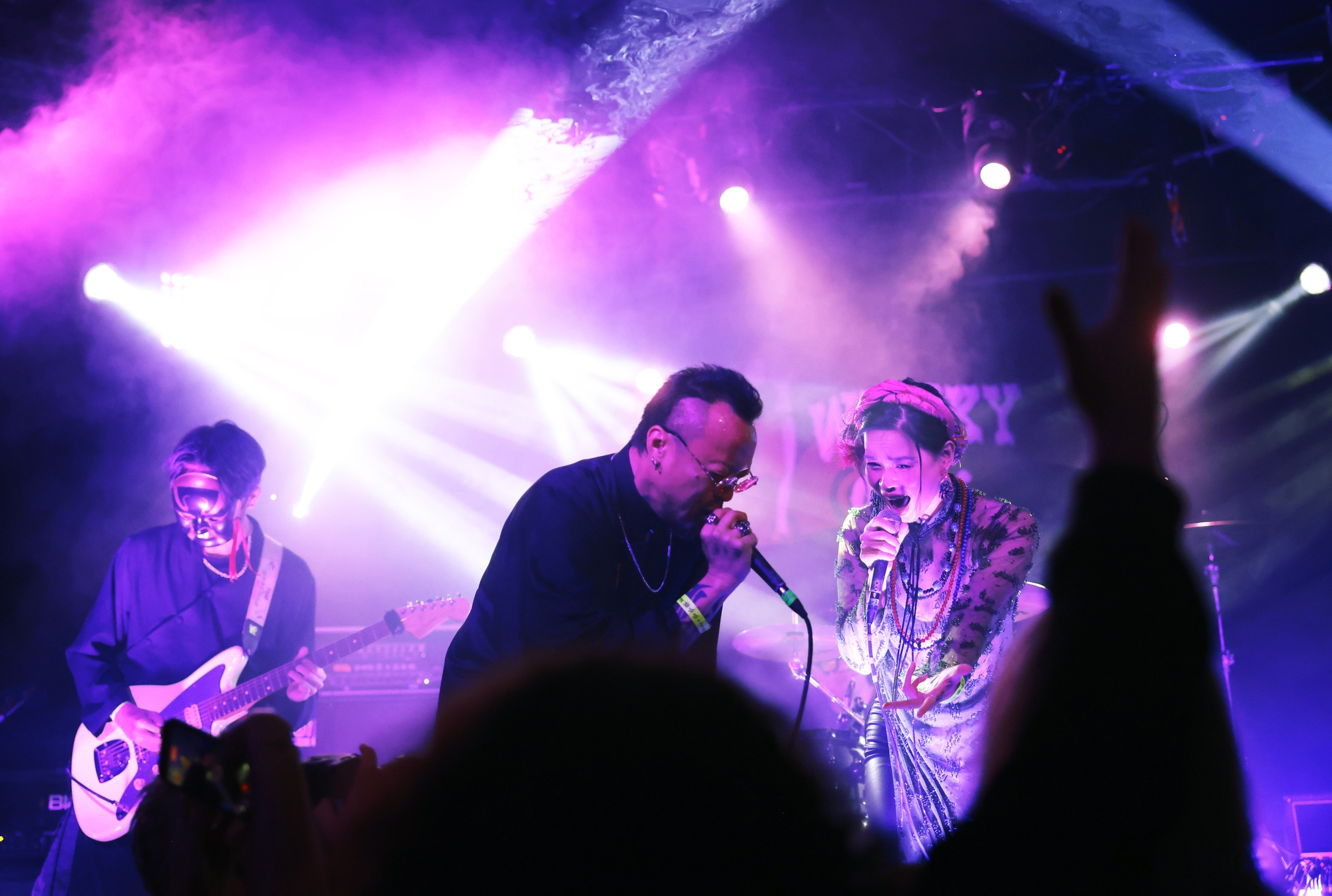 Đồng Lan lần đầu h&aacute;t rock tr&ecirc;n s&acirc;n khấu huyền thoại của Hollywood- Ảnh 5.