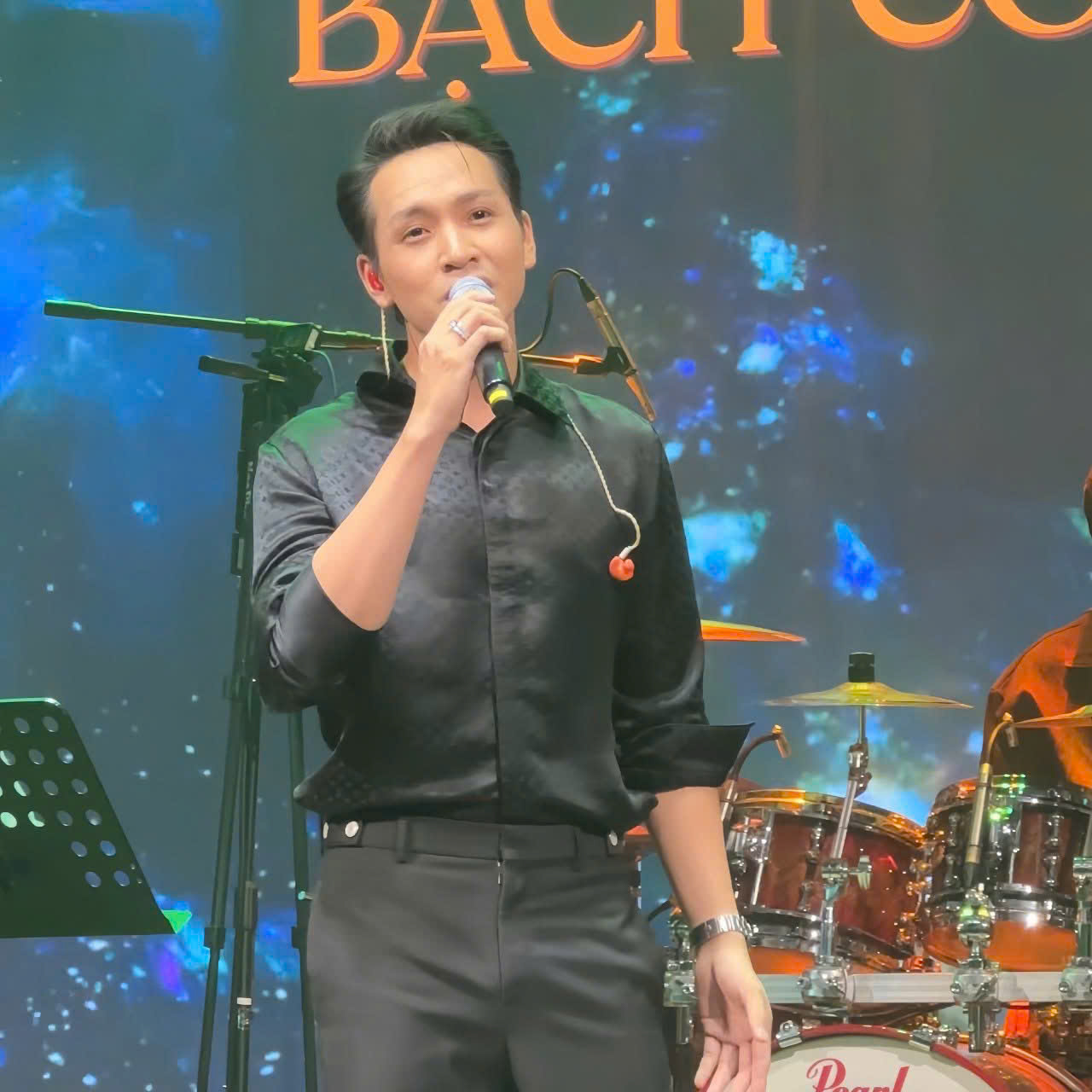 Nhiều ca sĩ nổi tiếng h&aacute;t trong đ&ecirc;m nhạc quy&ecirc;n g&oacute;p cho miền Trung- Ảnh 1.