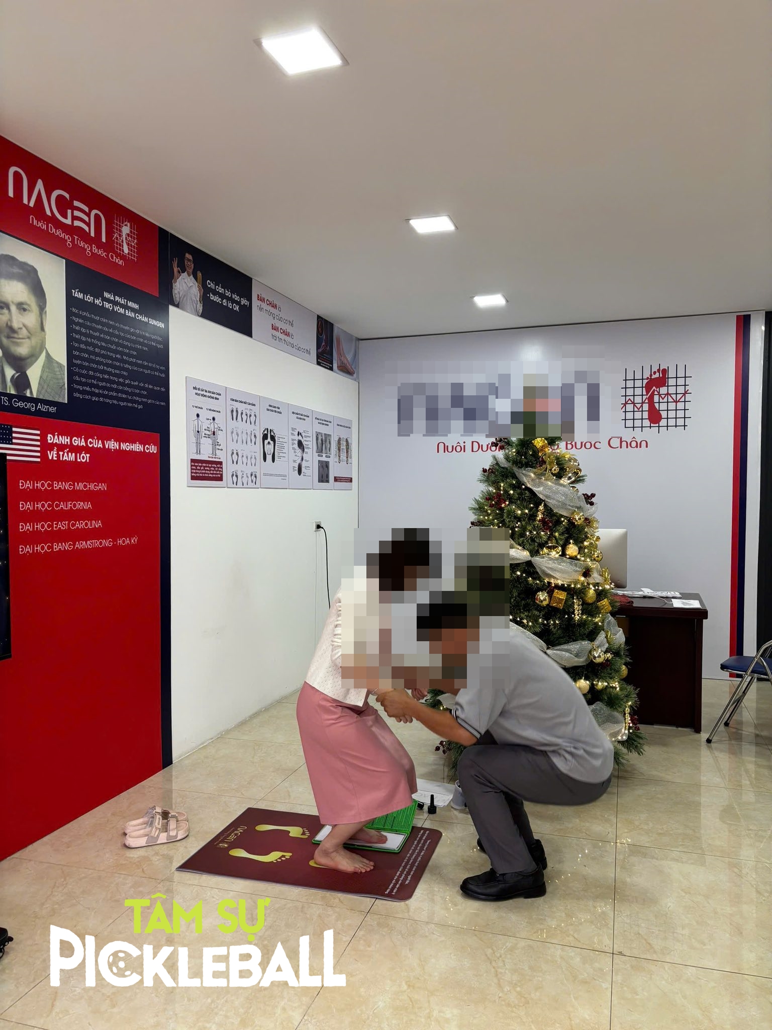 X&ocirc;n xao vụ miếng l&oacute;t gi&agrave;y pickleball bị thổi phồng c&ocirc;ng dụng, d&acirc;n t&igrave;nh tranh c&atilde;i cực gắt- Ảnh 4.