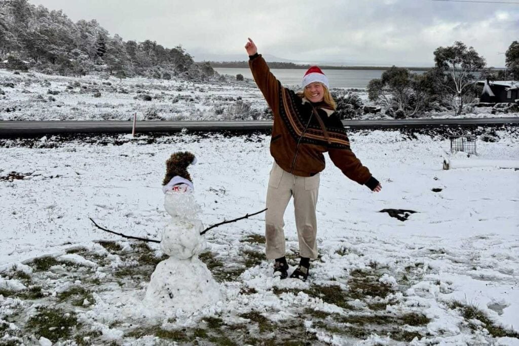 Nơi có tuyết rơi hiếm có sau gần 20 năm! - Ảnh 8.