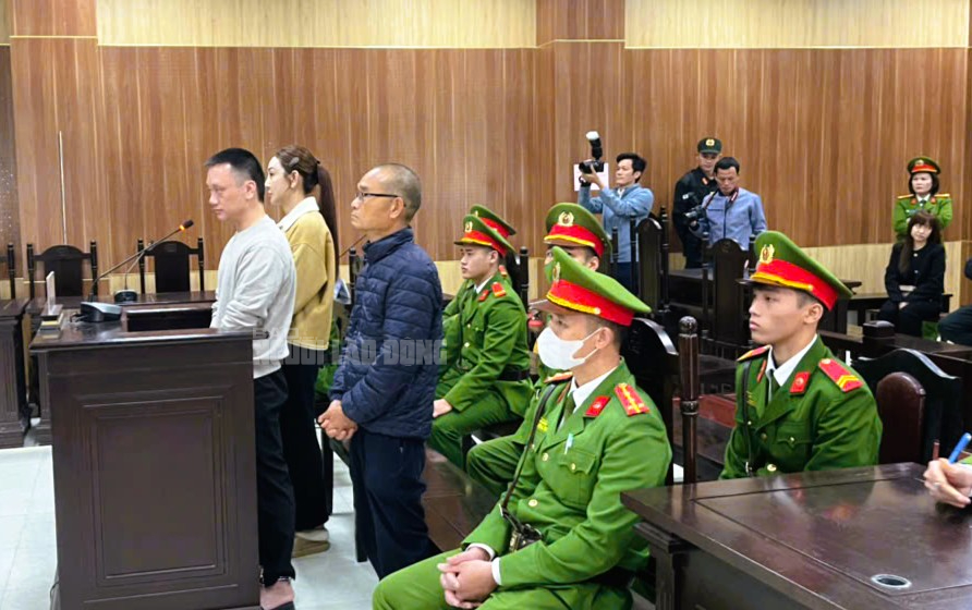 Vợ chồng tr&ugrave;m giang hồ Vi ngộ hầu t&ograve;a v&igrave; tội trốn thuế tại thanh h&oacute;a - Ảnh 1.