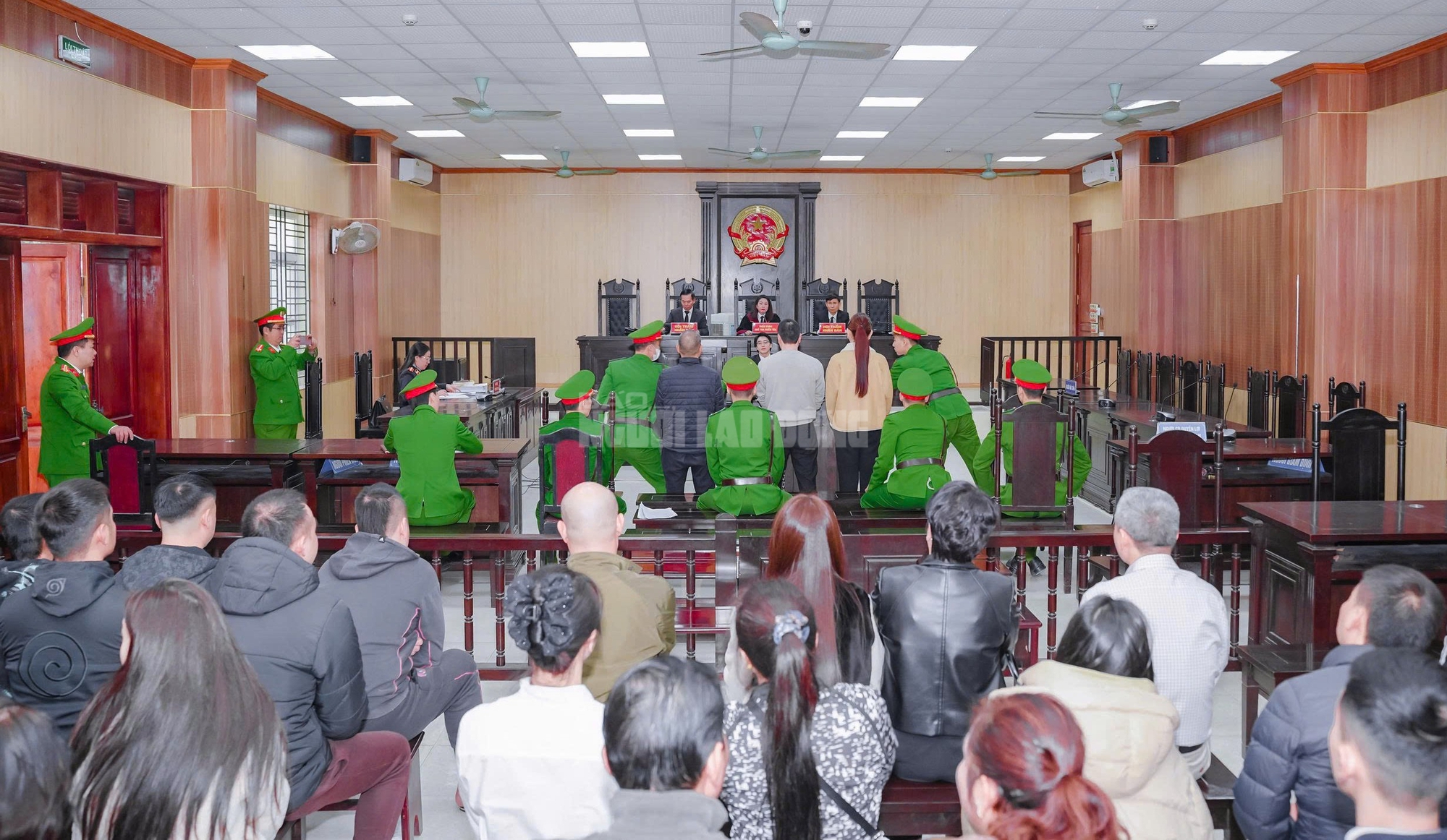 Vợ chồng tr&ugrave;m giang hồ Vi ngộ mua nh&agrave; 13 tỉ đồng nhưng hợp đồng chỉ 3 , 7 tỉ đồng - Ảnh 2.