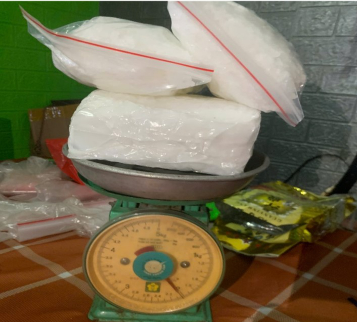 Hơn 200 cảnh sát đồng loạt khám xét nơi ở, bắt hàng chục đối tượng trong một chuyên án lớn- Ảnh 2.