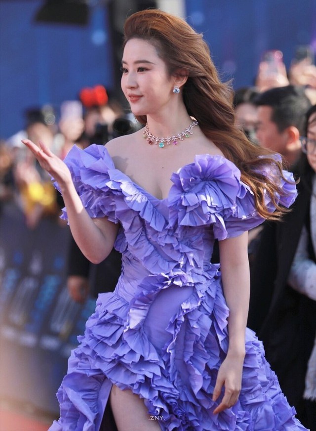 "Thần ti&ecirc;n tỷ tỷ" từ bỏ ca h&aacute;t một bước th&agrave;nh đệ nhất mỹ nh&acirc;n, nhan sắc đủ để l&agrave;m g&igrave; cũng nổi tiếng- Ảnh 4.