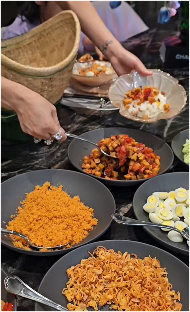 2 chiếc nhẫn kim cương tr&ecirc;n tay Đỗ H&agrave; - con d&acirc;u Tập đo&agrave;n Sơn Hải g&acirc;y b&agrave;n t&aacute;n- Ảnh 11.