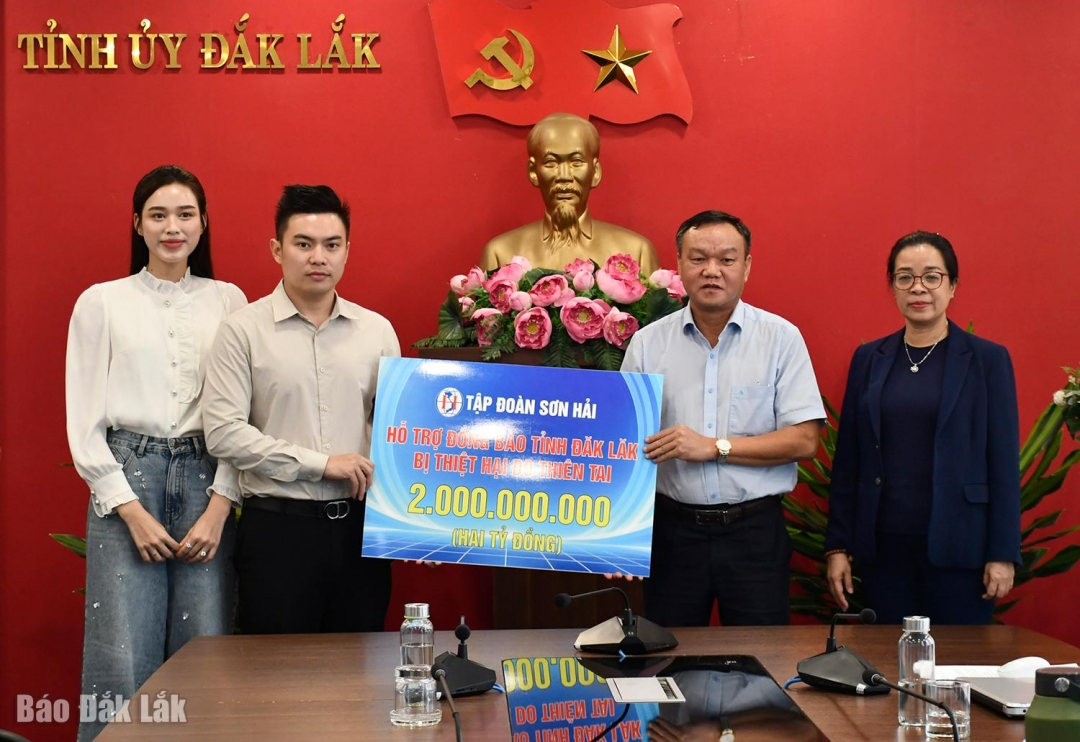 H&agrave;ng chục tỷ đồng được chuyển cho người kh&ocirc;ng quen biết sau 2 đ&aacute;m cưới 