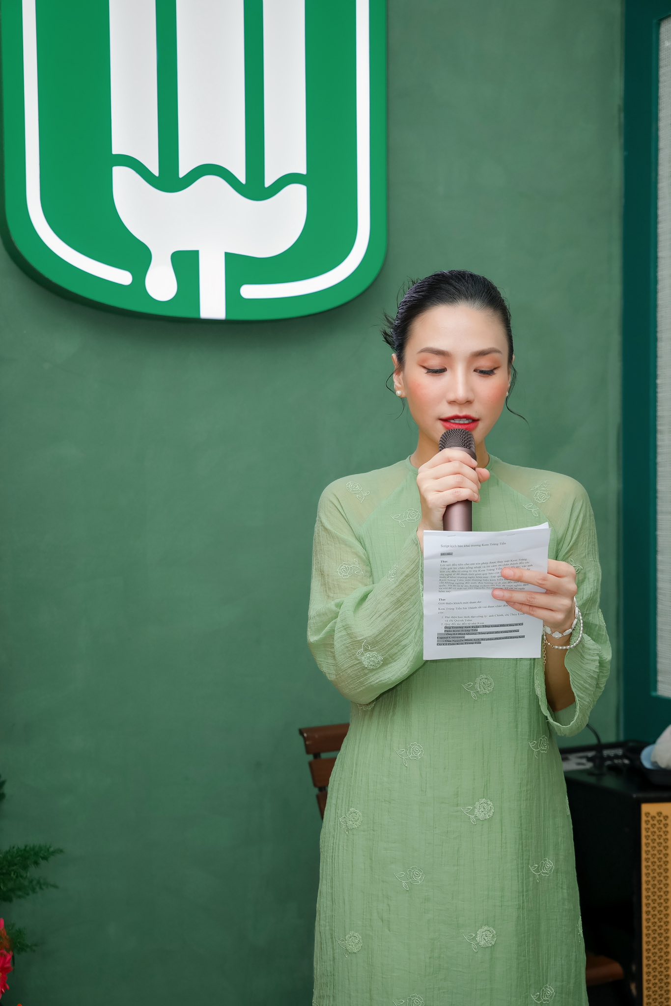 Quỳnh Tr&acirc;m - vợ xinh đẹp, giỏi kinh doanh của diễn vi&ecirc;n Baggio - Ảnh 3.