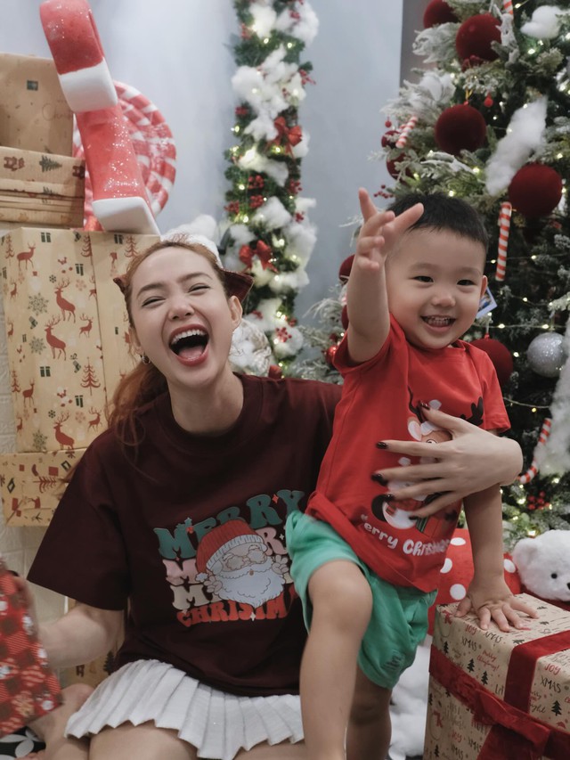 Kh&ocirc;ng ngờ &ocirc;ng x&atilde; Minh Hằng cũng c&oacute; ng&agrave;y n&agrave;y- Ảnh 4.