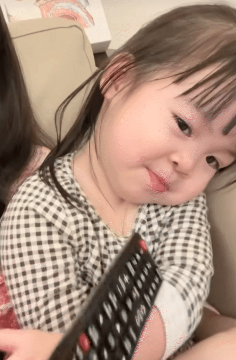 N&oacute;i c&ograve;n chưa s&otilde;i, &aacute;i nữ nh&agrave; Đỗ Mỹ Linh đ&atilde; khiến d&acirc;n mạng tan chảy v&igrave; qu&aacute; kh&eacute;o "nịnh ba"- Ảnh 2.