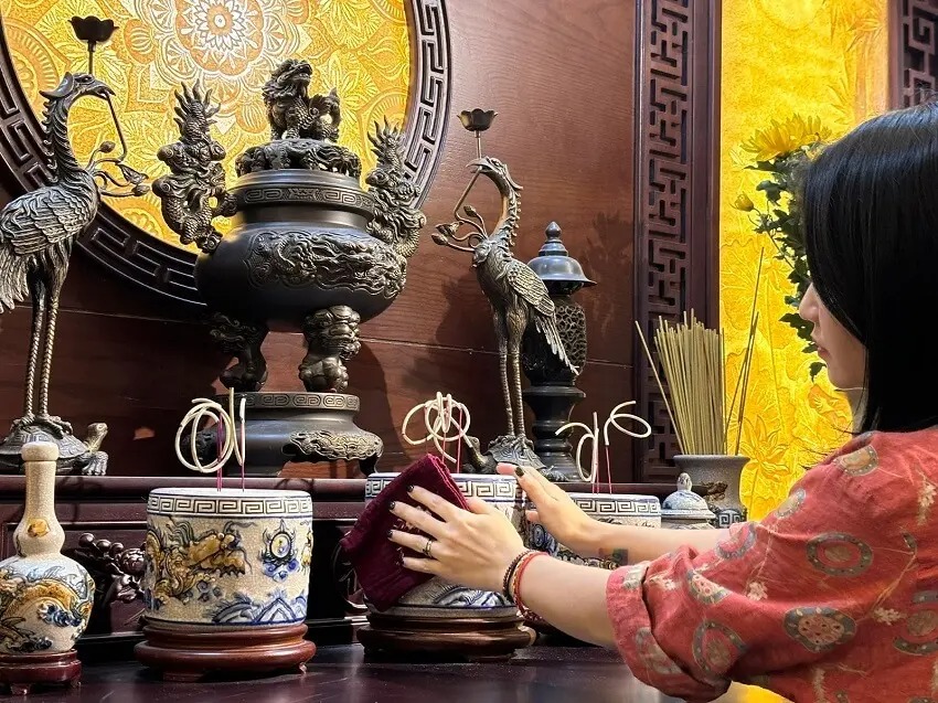 Trước Tết Dương lịch, b&agrave;n thờ nhất định phải dọn sạch 3 thứ n&agrave;y- Ảnh 2.