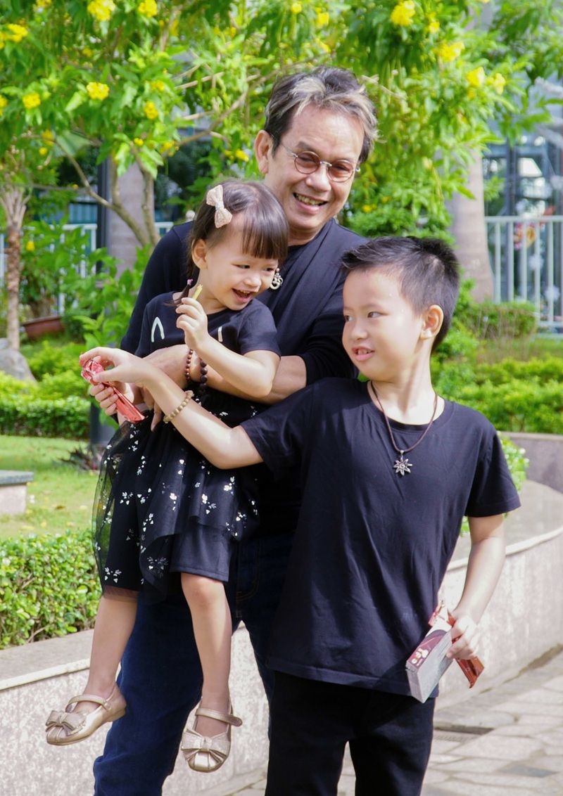 3 nghệ sĩ Việt đ&igrave;nh đ&aacute;m lấy vợ k&eacute;m 36 đến 44 tuổi, c&oacute; người hơn tuổi mẹ vợ 2 con gi&aacute;p: Ai cũng vi&ecirc;n m&atilde;n - Ảnh 5.