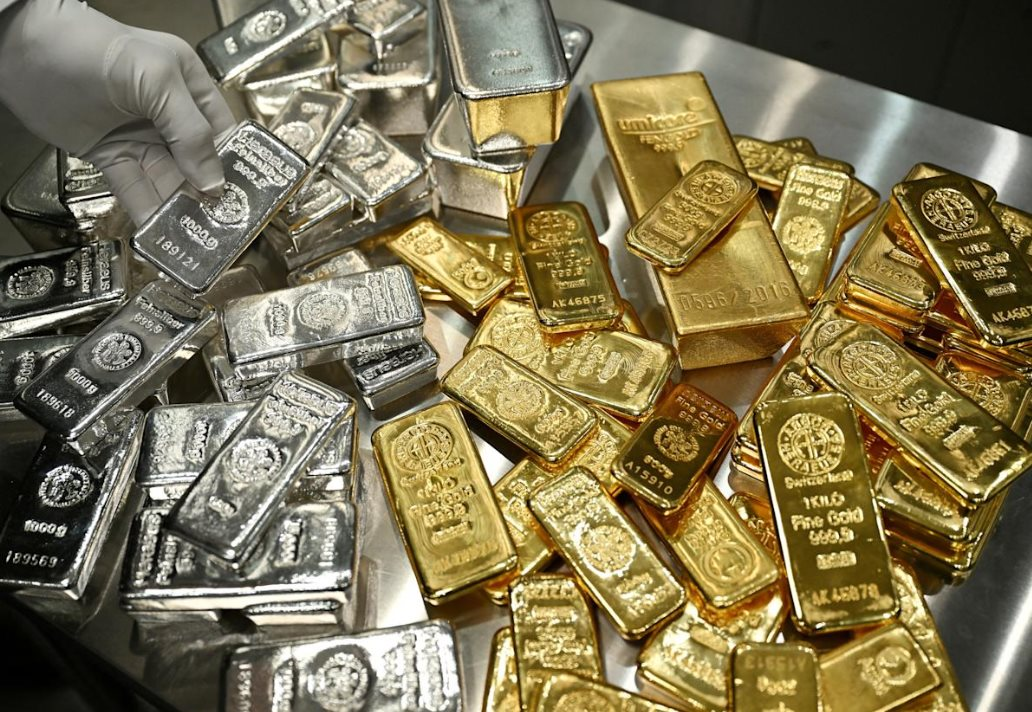 Bitcoin đang ở đâu khi vàng bạc lập đỉnh: Cơ hội hay nên rời đi? - Ảnh 1.