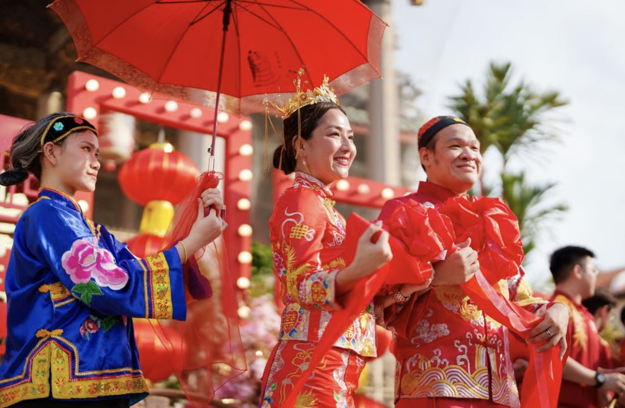 Cưới người ng&ograve;ai tỉnh v&agrave; những mức phạt kh&oacute; tin ở l&agrave;ng Trung Quốc - Ảnh 1.