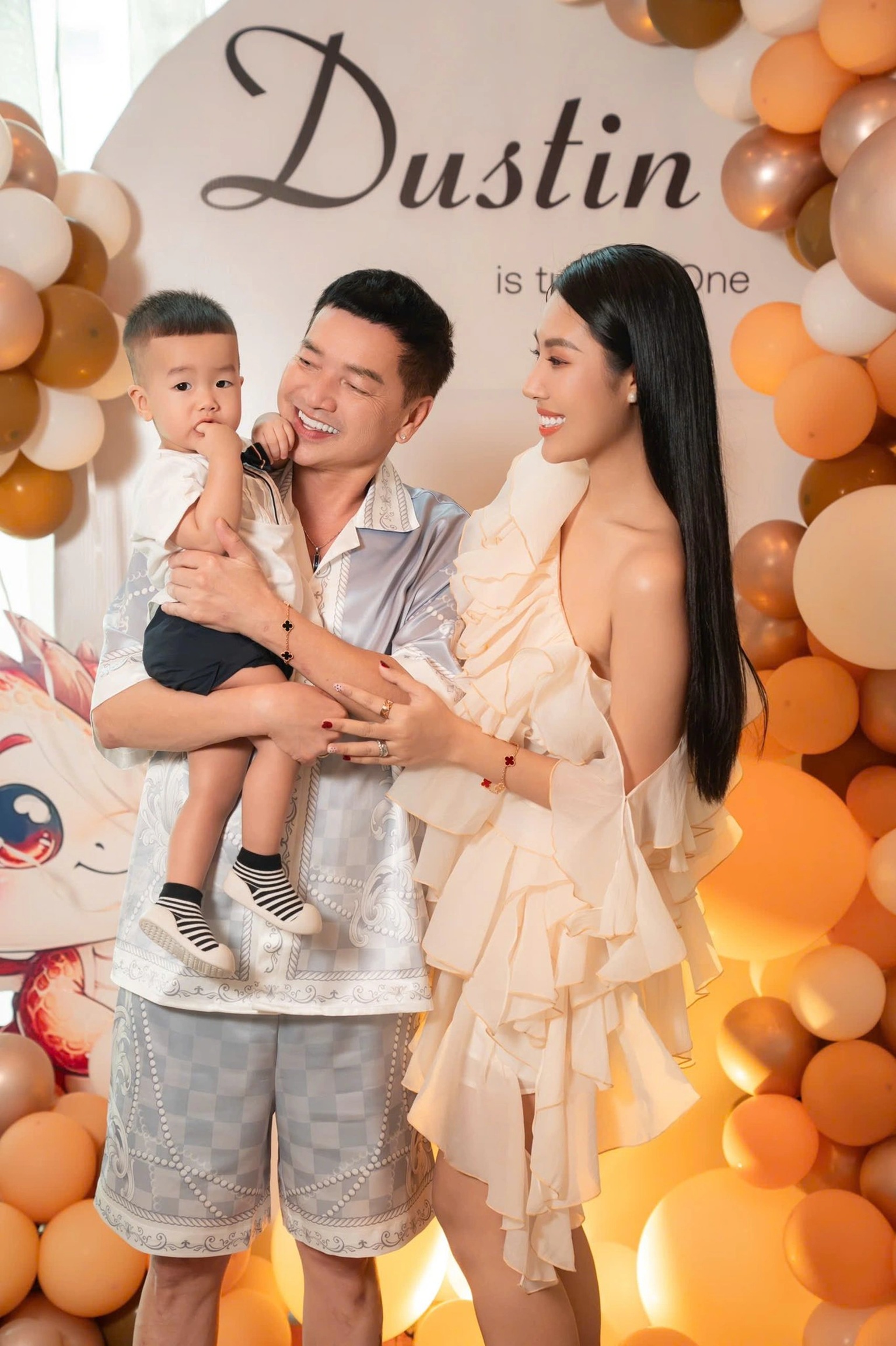 3 nghệ sĩ Việt đ&igrave;nh đ&aacute;m lấy vợ k&eacute;m 36 đến 44 tuổi, c&oacute; người hơn tuổi mẹ vợ 2 con gi&aacute;p: Ai cũng vi&ecirc;n m&atilde;n - Ảnh 3.