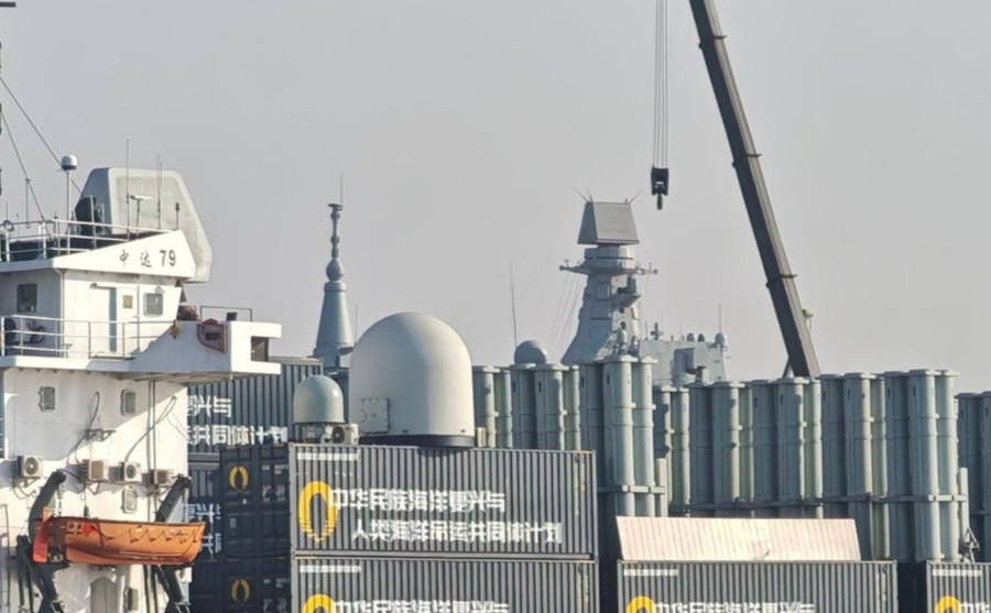 Trung Quốc g&acirc;y sốc với t&agrave;u container ho&aacute;n cải th&agrave;nh kho vũ kh&iacute; chứa 60 t&ecirc;n lửa - Ảnh 4.