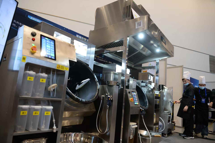 Robot nấu ăn v&agrave; sự x&acirc;m lấn của c&ocirc;ng nghệ v&agrave;o ẩm thực Trung Quốc - Ảnh 1.