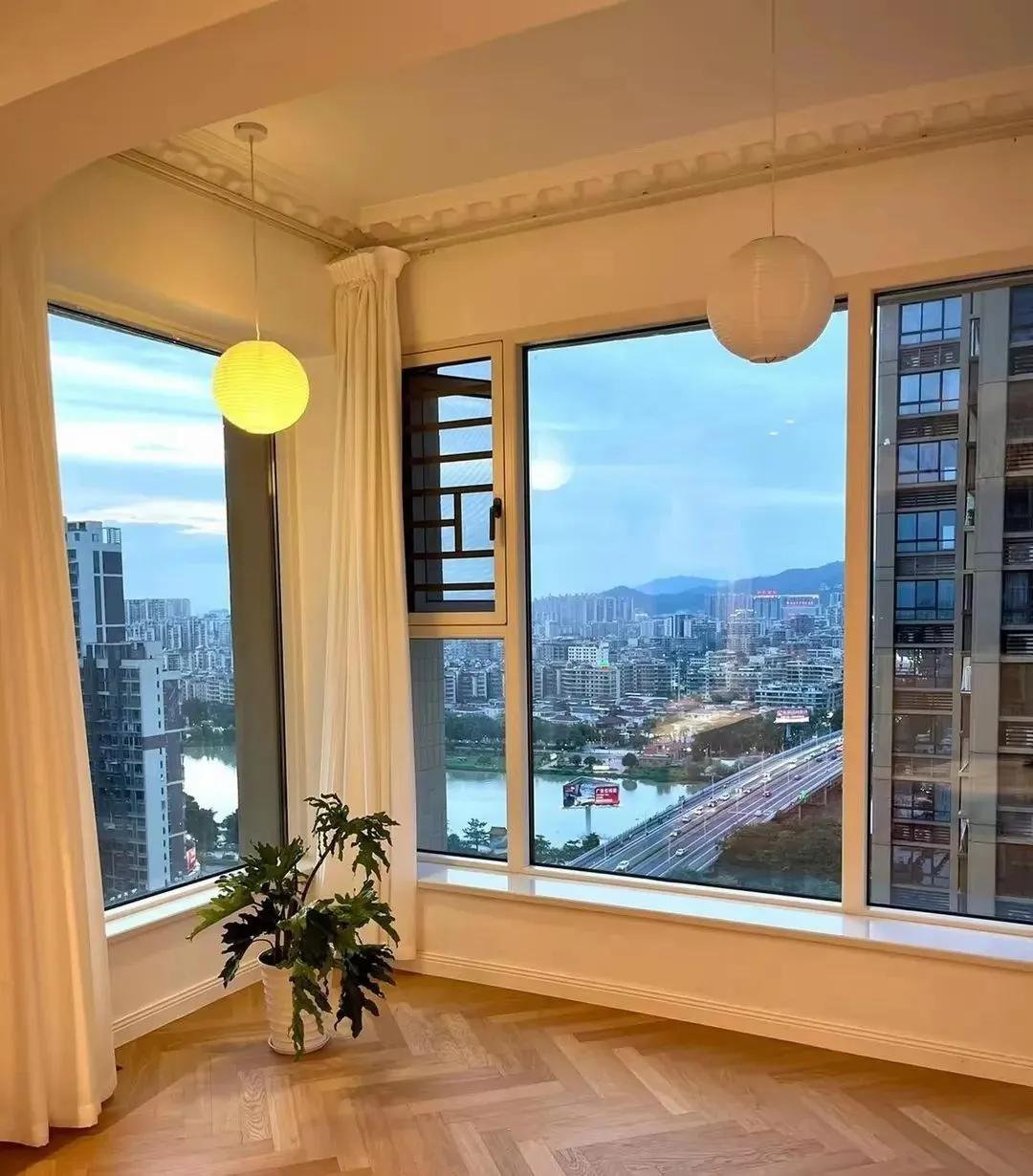 Mẹ H&agrave; Nội chia sẻ: Sau khi chuyển từ tầng 5 l&ecirc;n tầng 25, t&ocirc;i đ&atilde; hối hận v&ocirc; c&ugrave;ng- Ảnh 3.