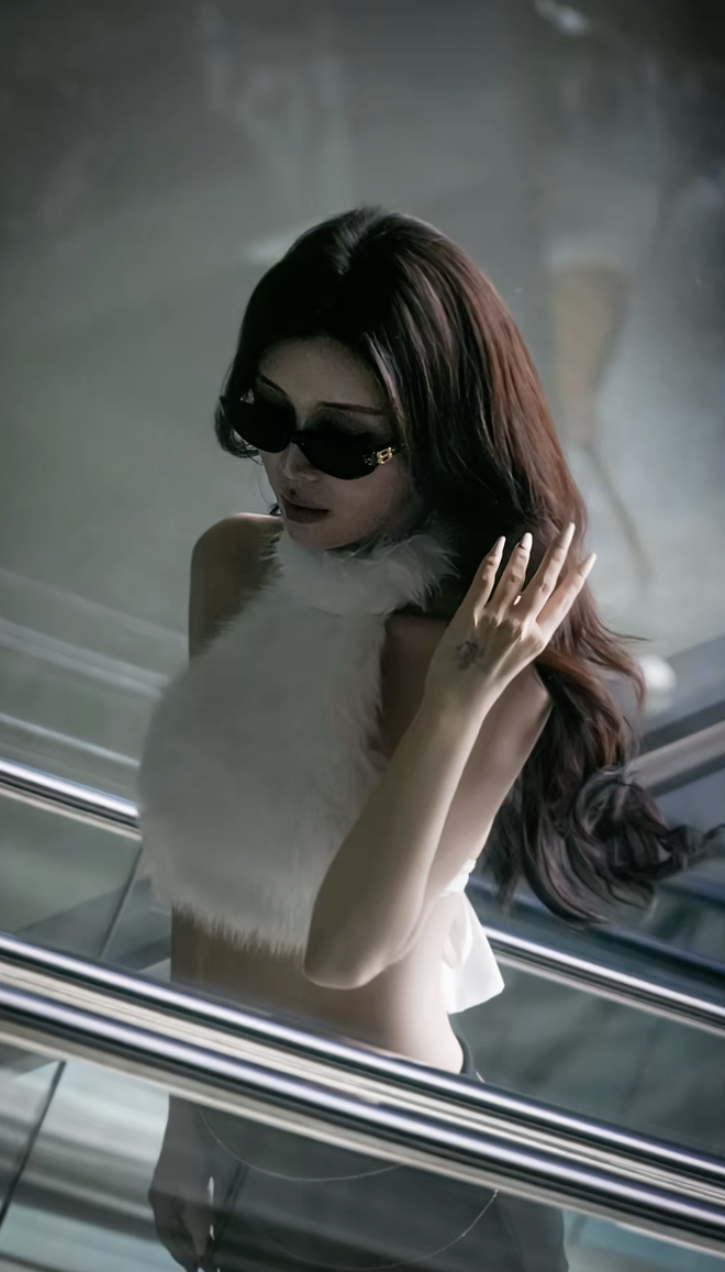 Người đẹp eo nhỏ hơn Ngọc Trinh đu trend &ldquo;trạm tỷ&rdquo; nhưng body qu&aacute; mỏng lại g&acirc;y ch&uacute; &yacute;- Ảnh 3.