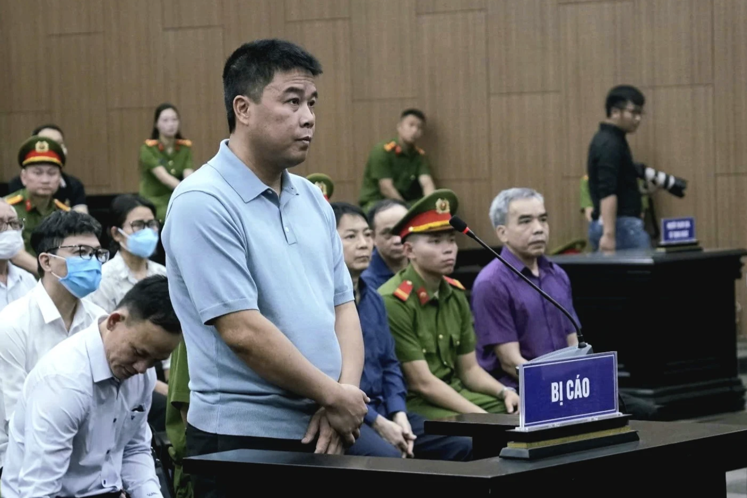 2 Cựu Chủ tịch tỉnh Kh&aacute;nh H&ograve;a v&agrave; 2 cựu Thiếu tướng qu&acirc;n đội hầu t&ograve;a v&igrave; Vi phạm ph&aacute;p luật - Ảnh 2.