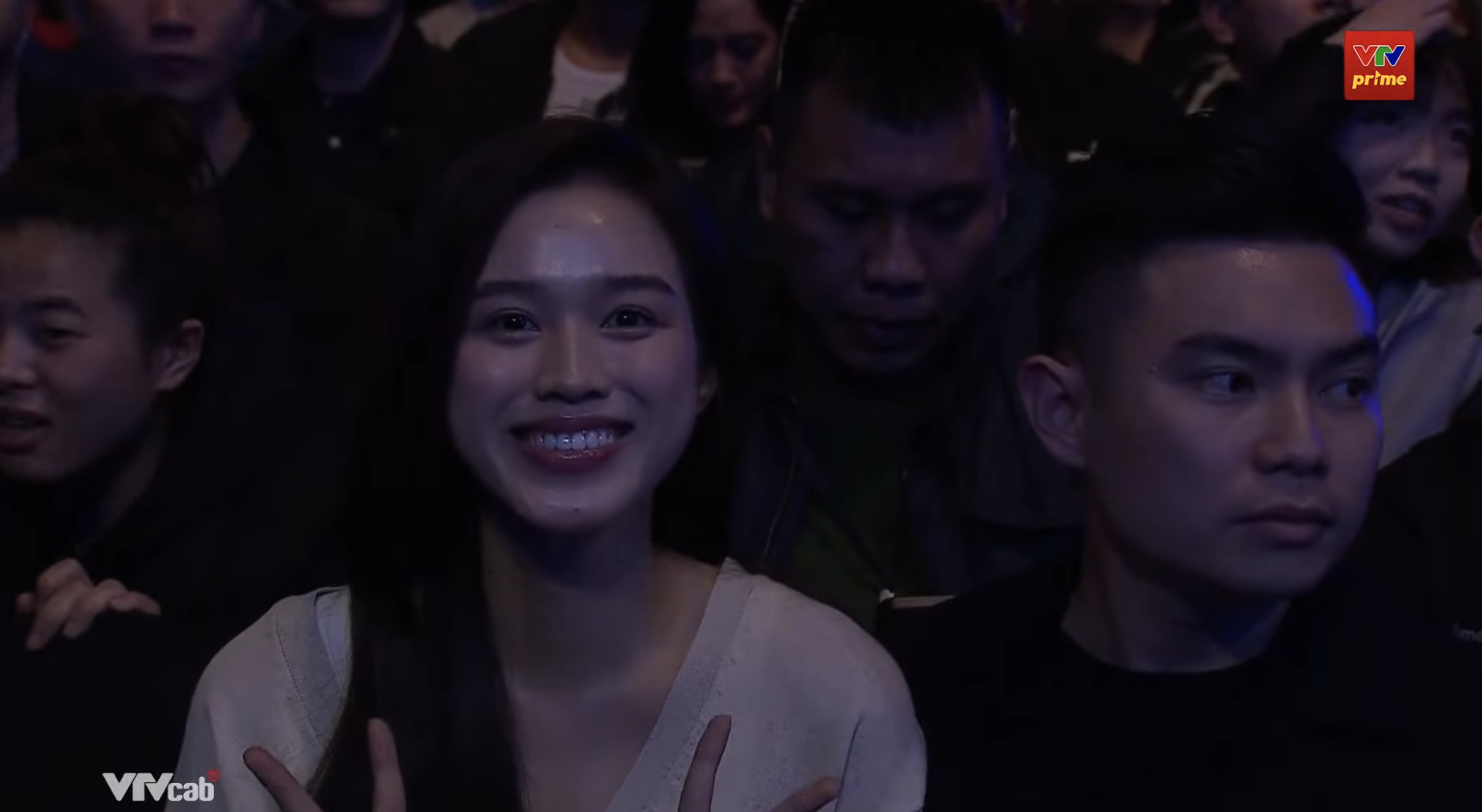 Sở th&iacute;ch ri&ecirc;ng tư của Tổng gi&aacute;m đốc Viết Vương v&agrave; Đỗ H&agrave; bị lộ tr&ecirc;n s&oacute;ng trực tiếp- Ảnh 3.